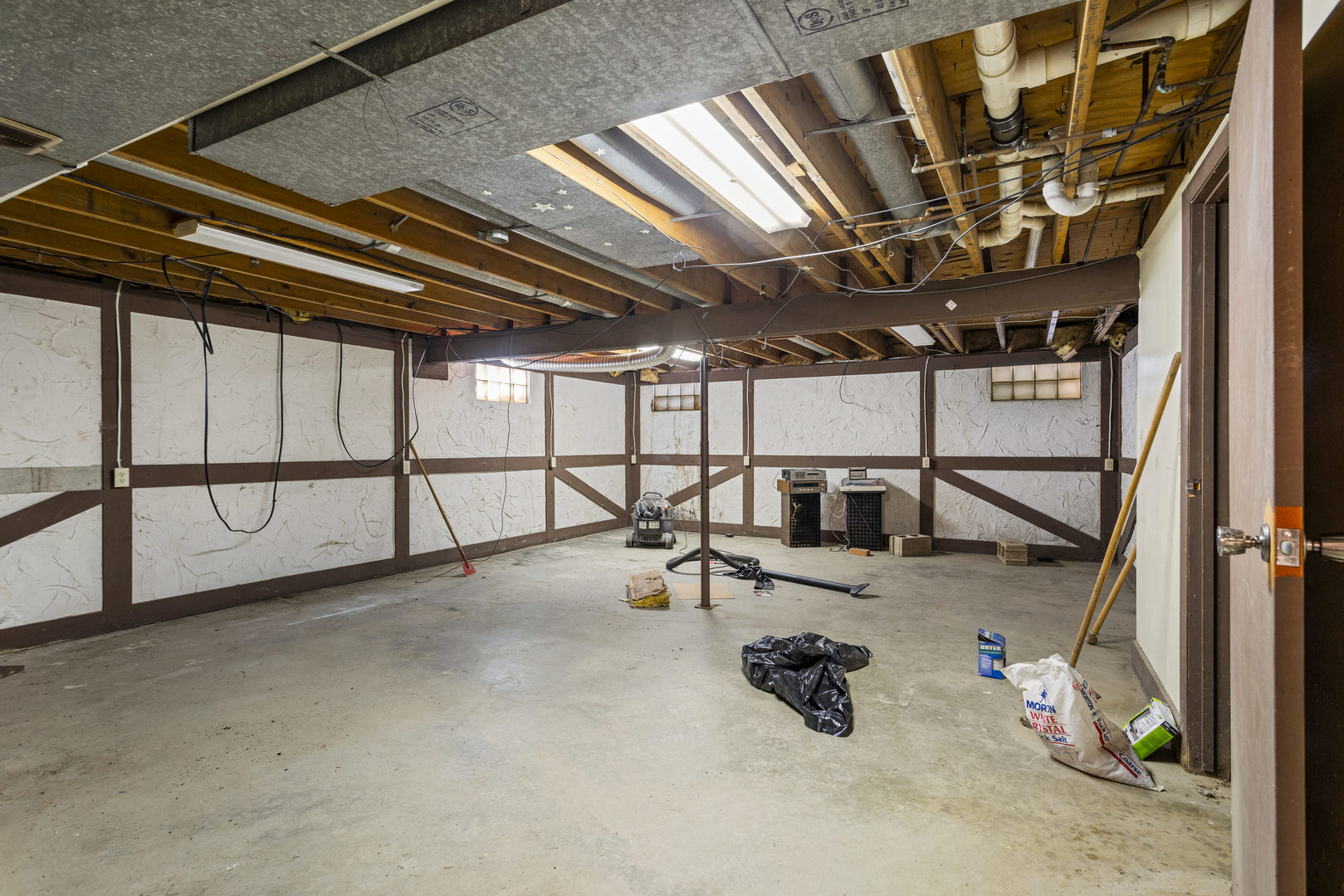 2073 Coyote Run Road Monticello, IL 61856 - Photo 31 of 42 a view of gym