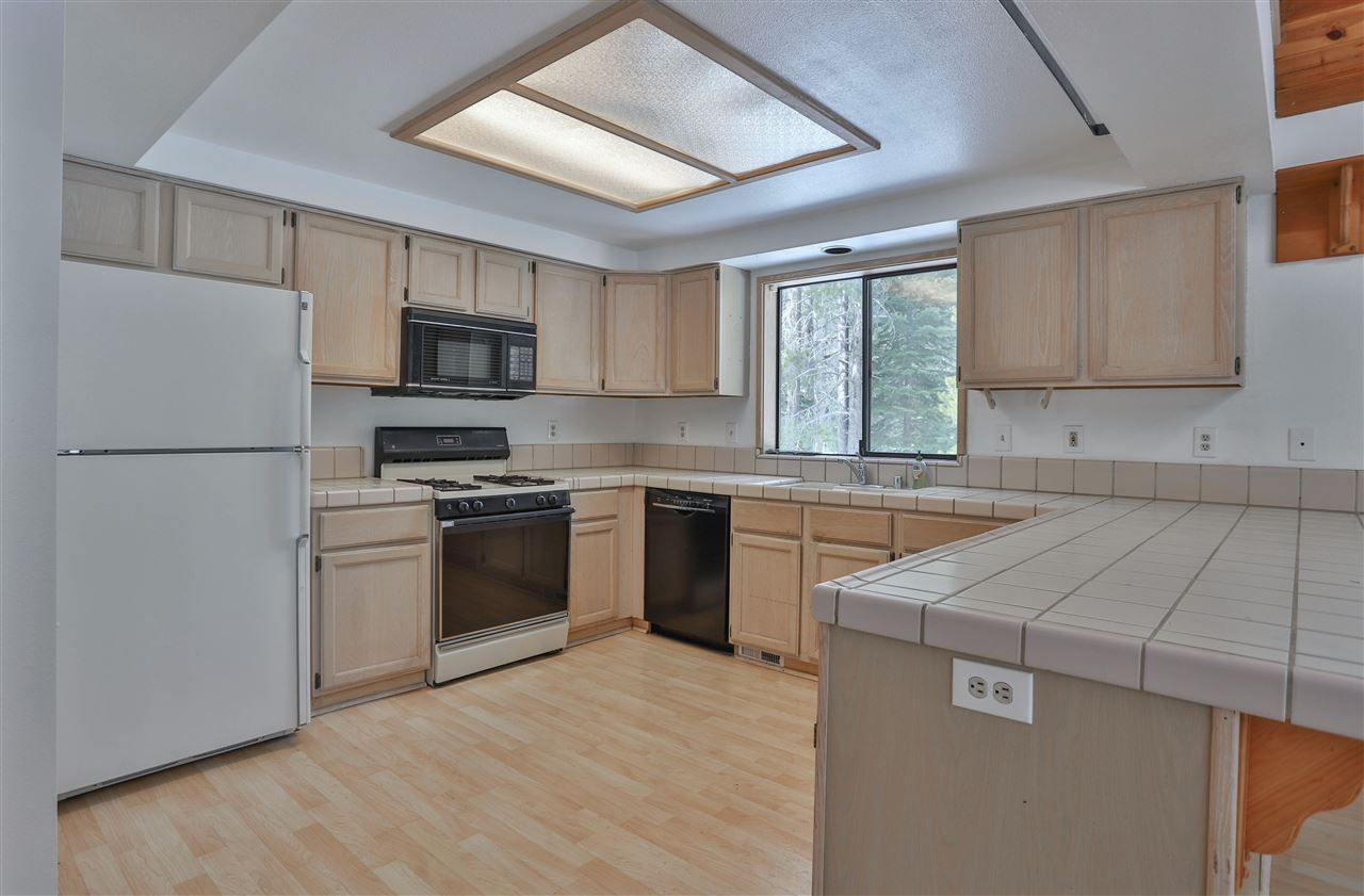 11821 Baden Road Truckee, CA 96161 - Photo 9 of 21 Gallery Image 9