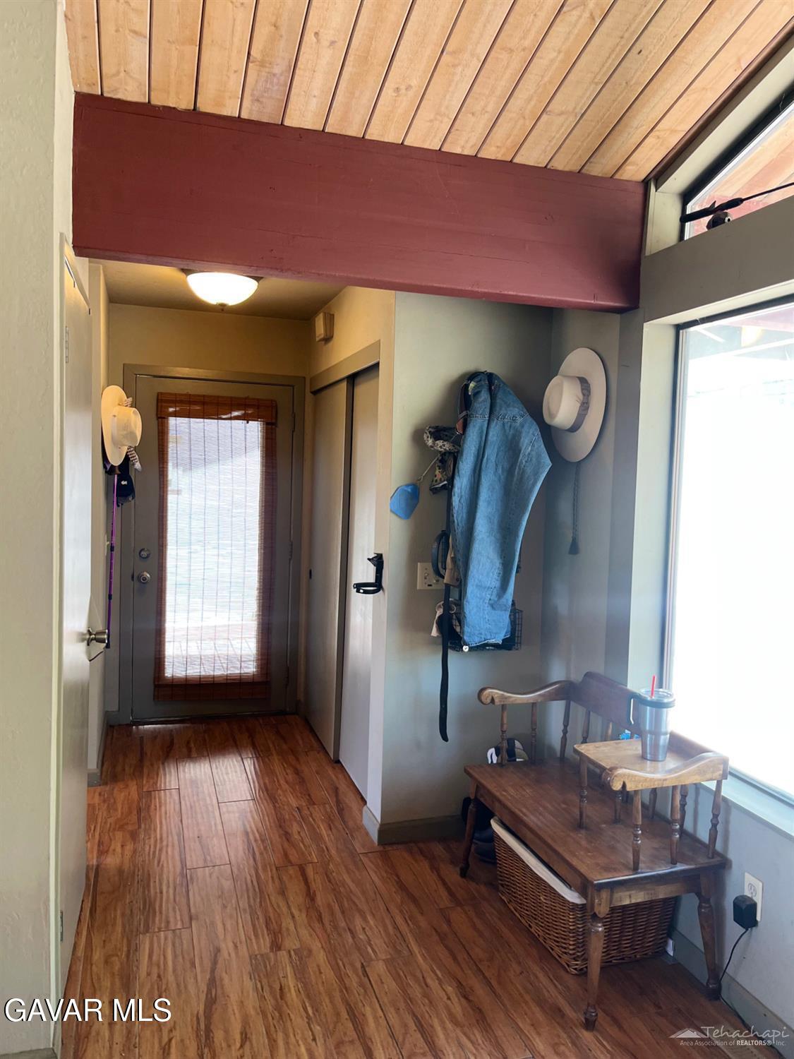 29901 Skyline Drive Tehachapi, CA 93561 - Photo 4 of 45 999a0a98-2a36-47b8-aee2-8fce22c5388e