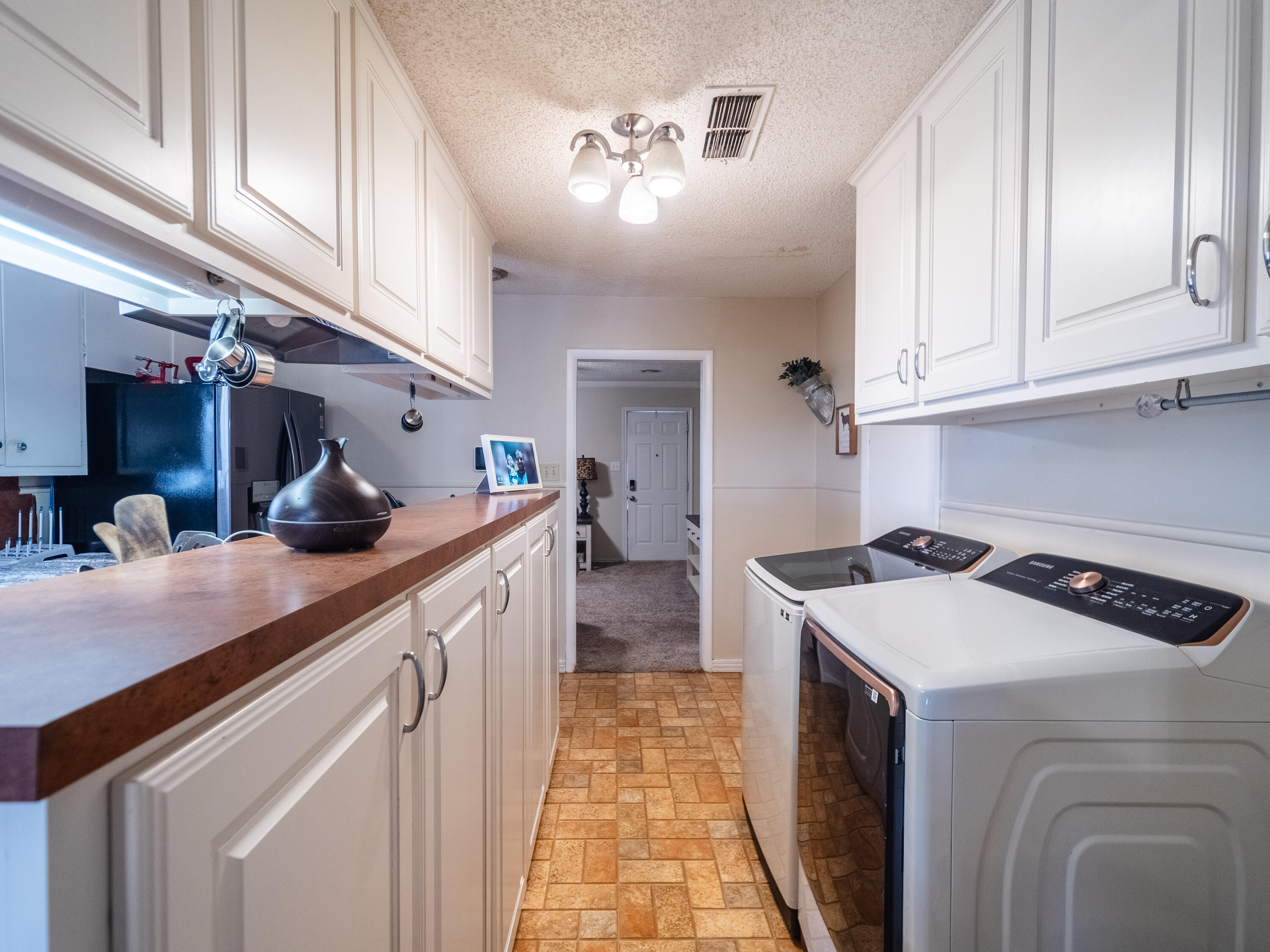 810 West 14th Street Post, TX 79356 - Photo 21 of 31 Kitchen/Laundry