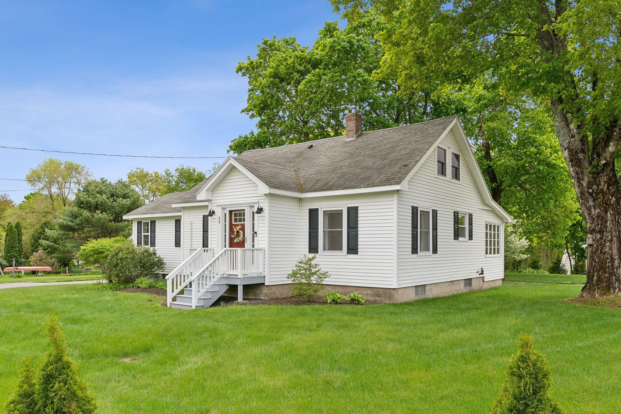 24 Ross Road Kennebunk, ME 04043 - Photo 2 of 76 3_DSC02207