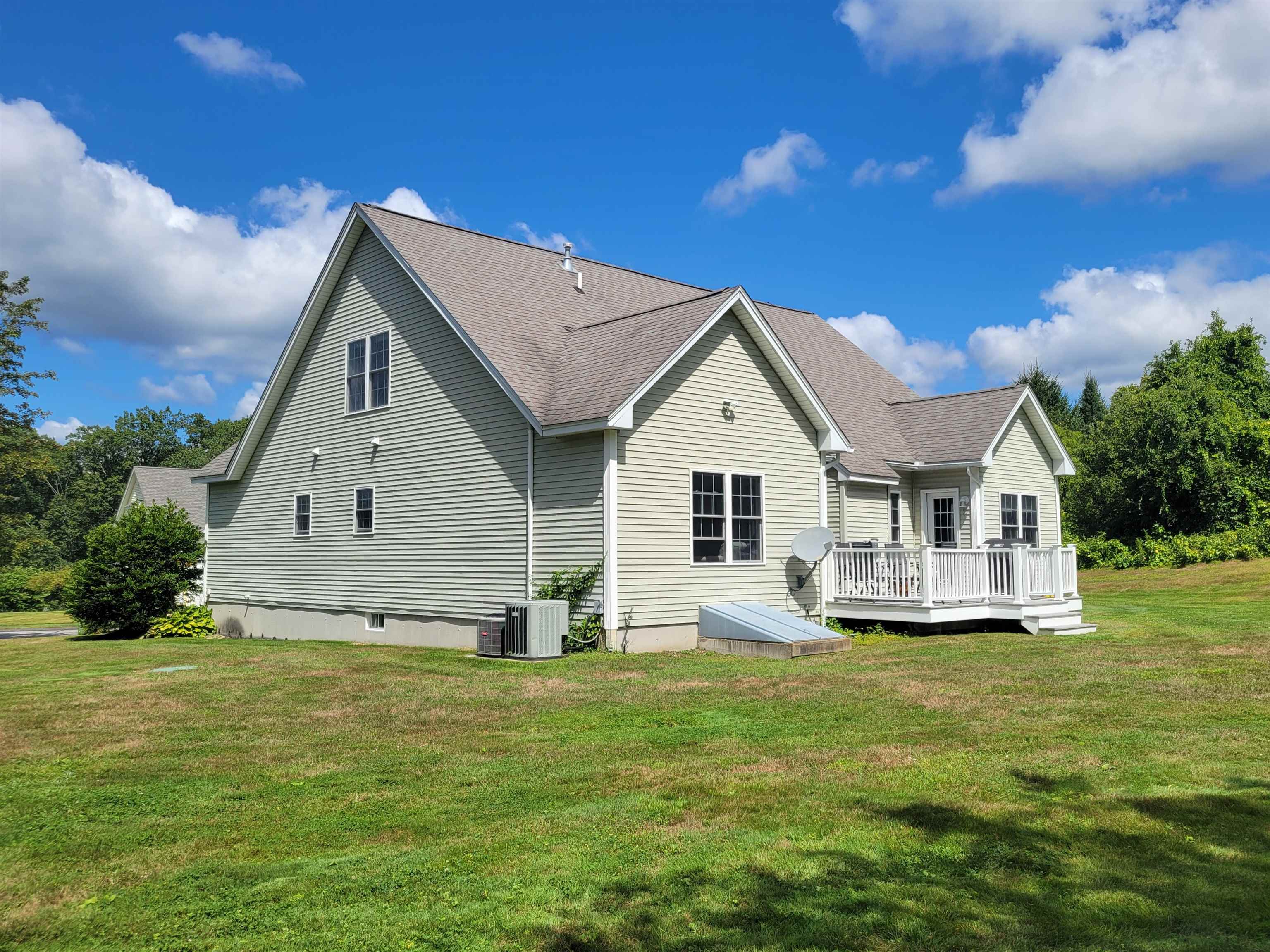 7 Harvest Road Windham, NH 03087 - Photo 3 of 49