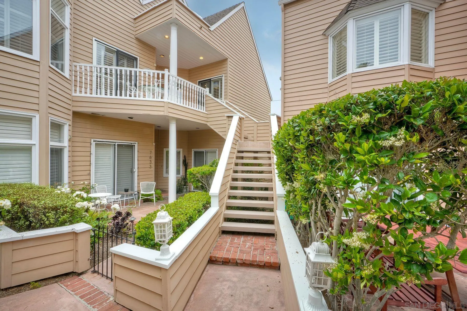 7635 Draper Avenue La Jolla, CA 92037 - Photo 16 of 43 a view of a house with potted plants