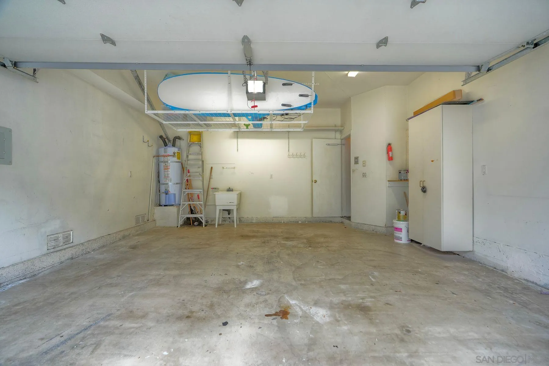 7635 Draper Avenue La Jolla, CA 92037 - Photo 41 of 43 a view of a indoor garage
