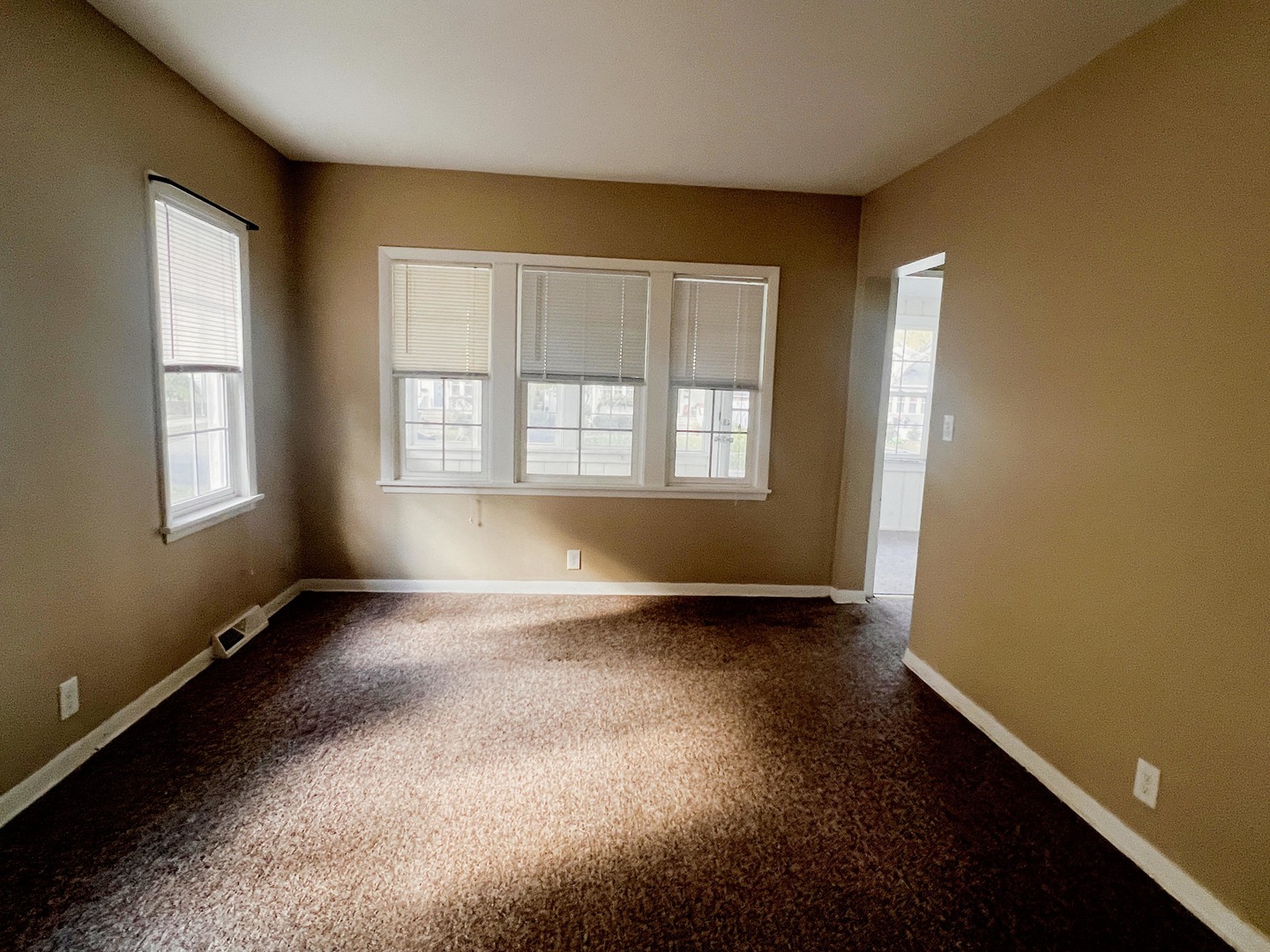 18451 Klimm Avenue Homewood, IL 60430 - Photo 5 of 15 an empty room with windows