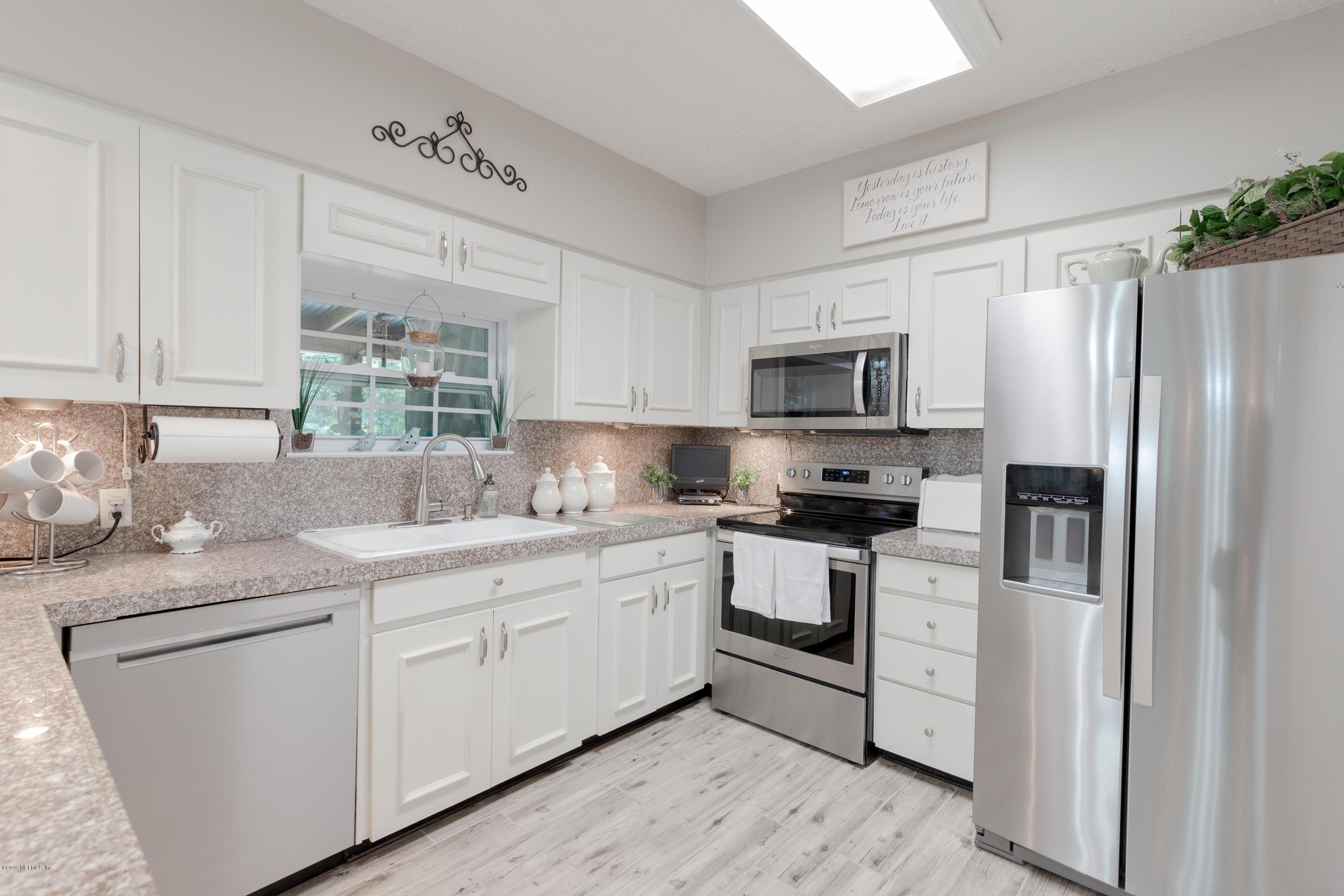 190 Wesley Road Green Cove Springs, FL 32043 - Photo 37 of 53 kitchen
