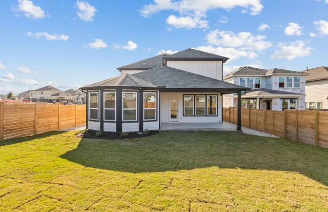 $575,900 | 516 Knot Drive, Leander, TX 78641