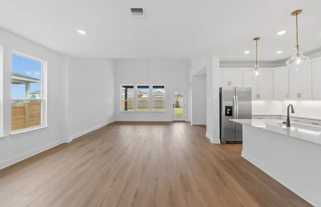 $575,900 | 516 Knot Drive, Leander, TX 78641