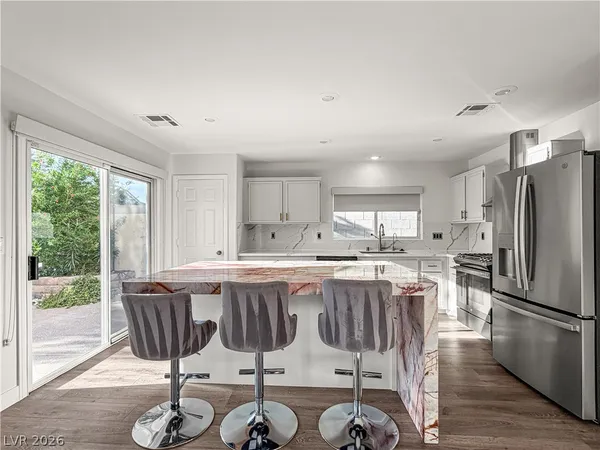 $2,700 | 1141 Cathedral Ridge Street, Henderson, NV 89052