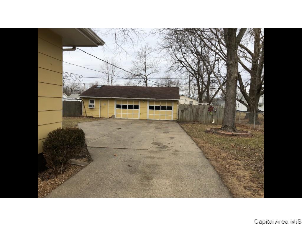 2231 East Enterprise Street Springfield, IL 62702 - Photo 23 of 28 Gallery Image 23