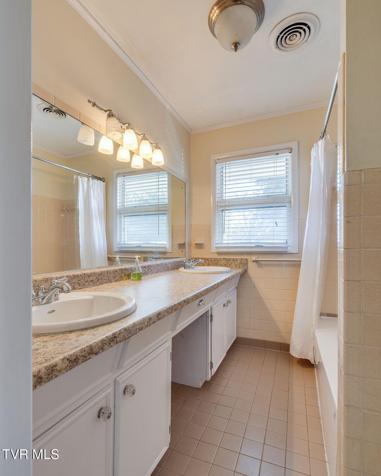 1209 Ridgeway Road Johnson City, TN 37601 - Photo 45 of 71 023