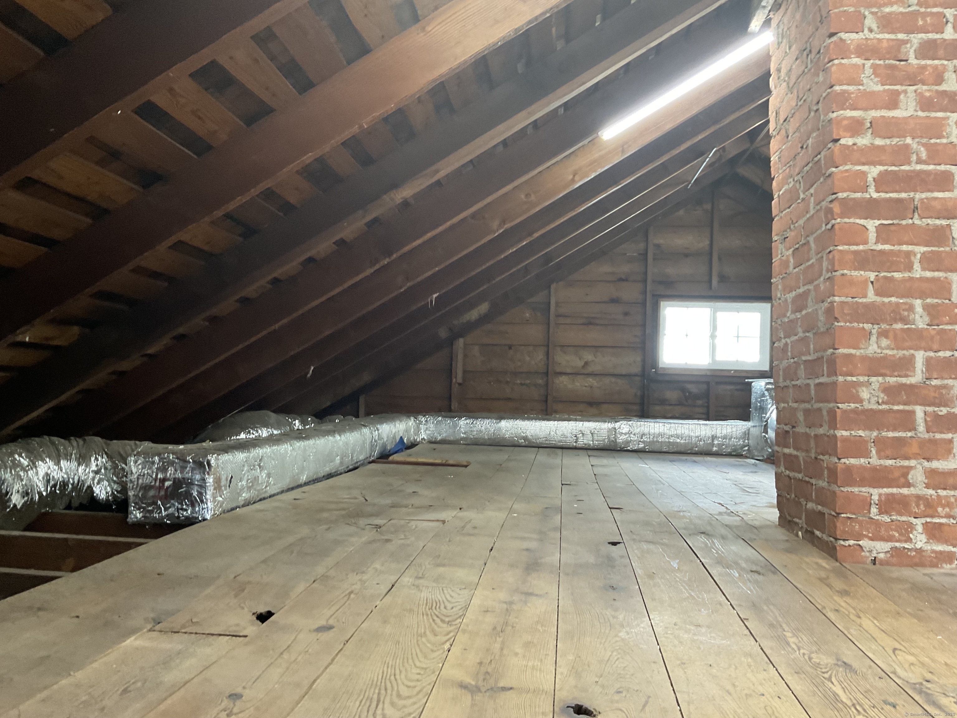 37 Westminster Street Hamden, CT 06518 - Photo 26 of 33 a view of a backyard of a house