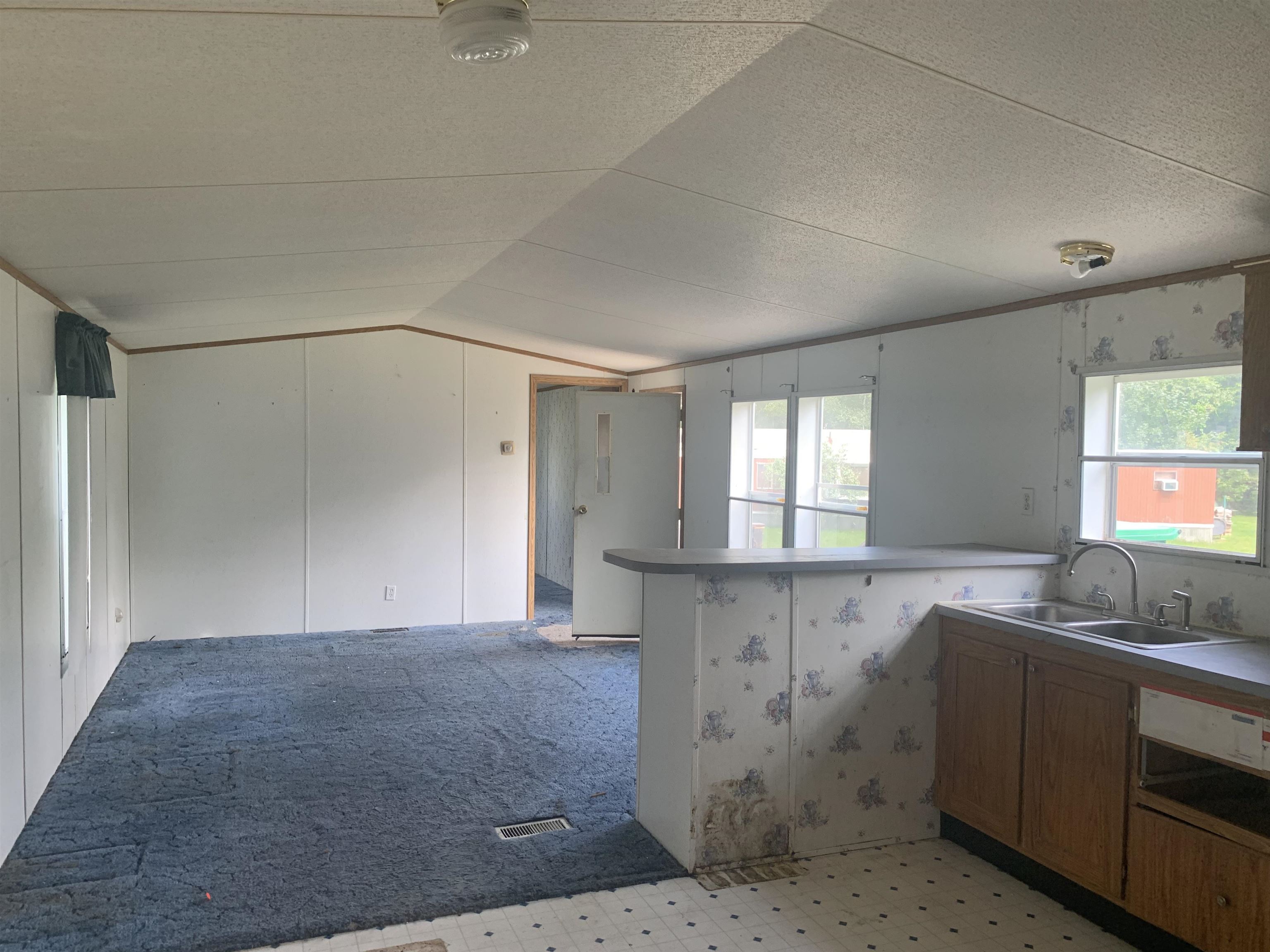 4 Henry Drive Rochester, NH 03839 - Photo 10 of 14