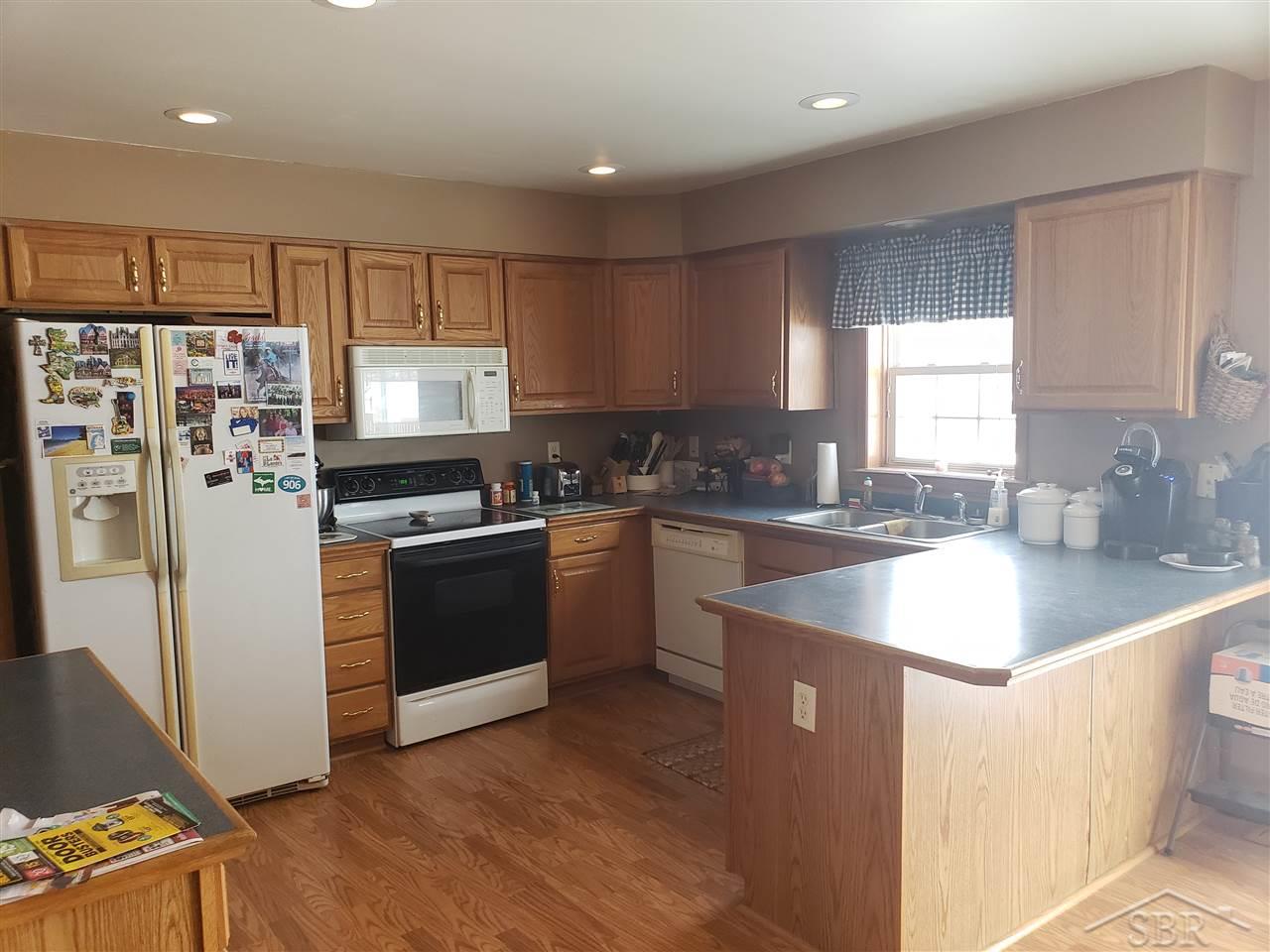 10016 Carter Road Freeland, MI 48623 - Photo 9 of 25 31365630-8.JPG