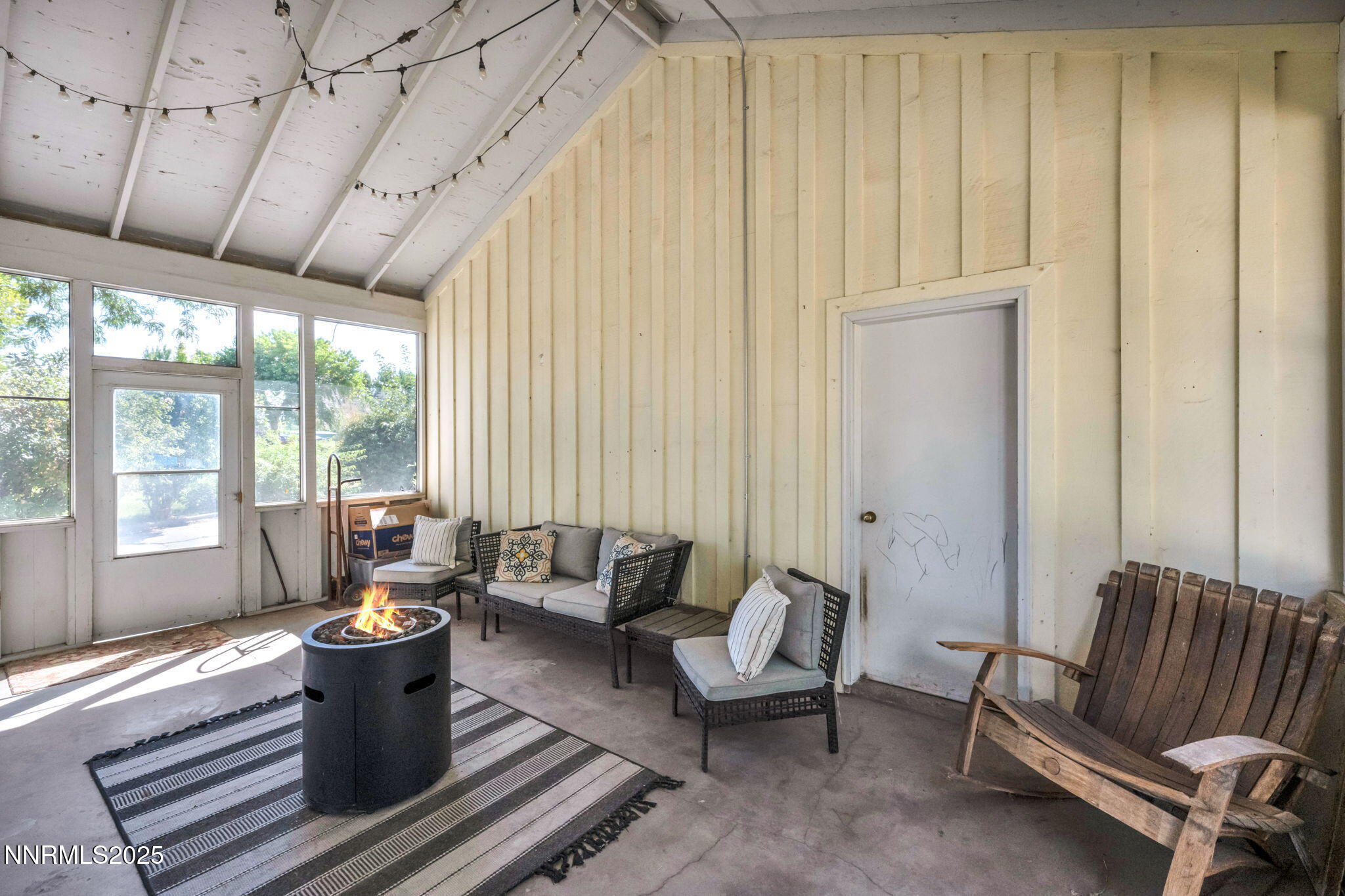 2998 Alcorn Road Fallon, NV 89406 - Photo 20 of 42 a living room with furniture