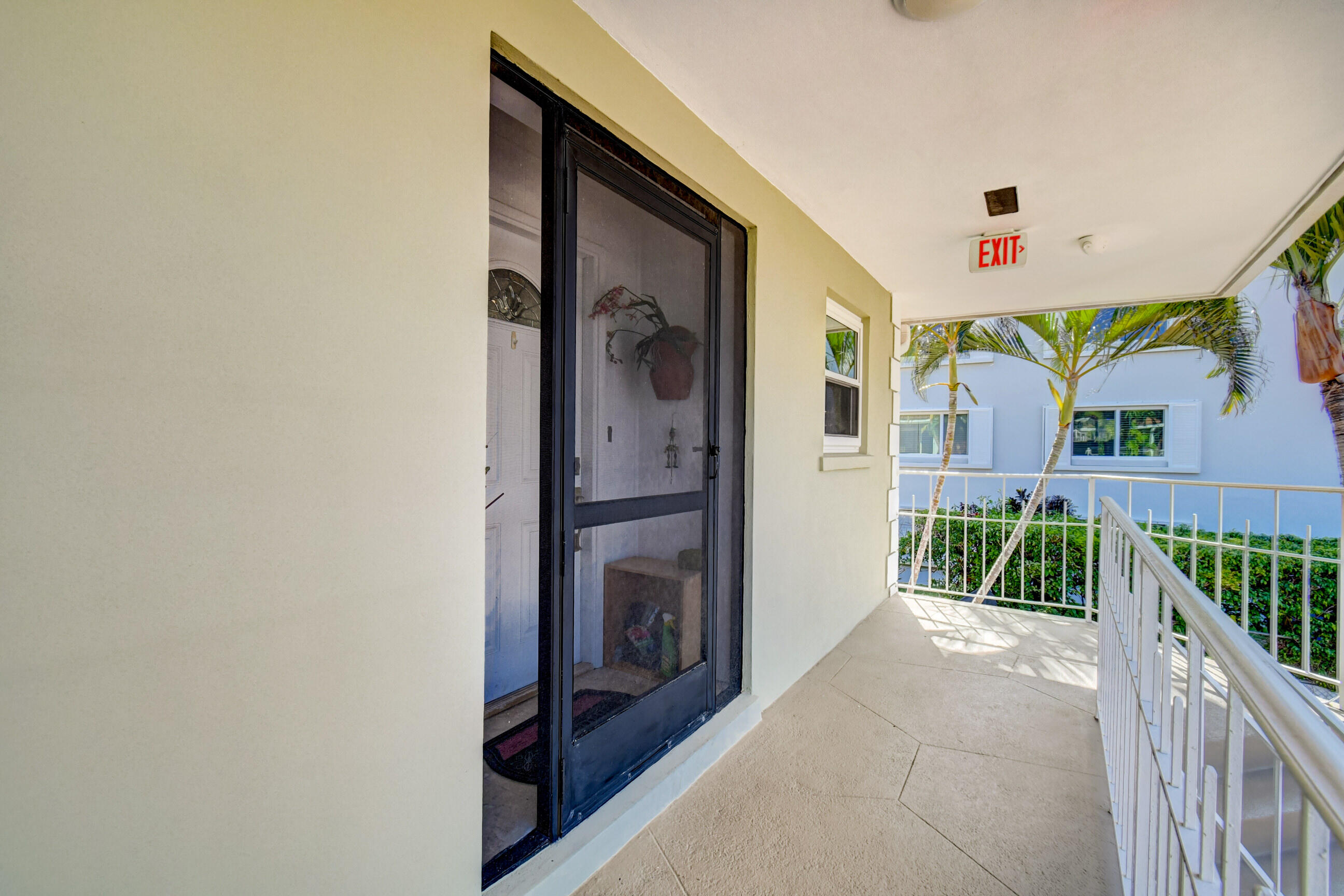 711 Northeast Harbour Terrace, Unit 4120 Boca Raton, FL 33431 - Photo 6 of 28 6 Entrance door SW 412