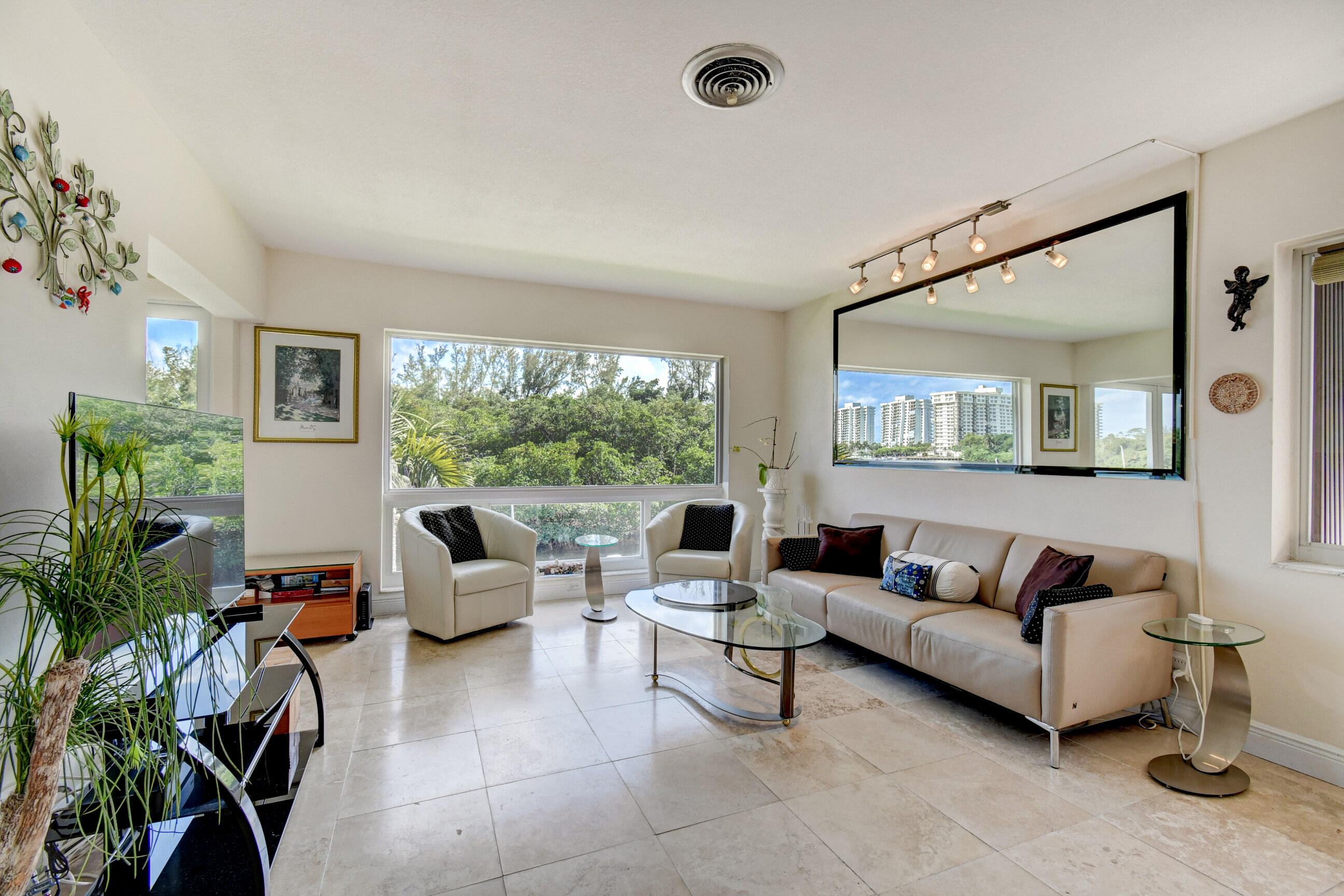 711 Northeast Harbour Terrace, Unit 4120 Boca Raton, FL 33431 - Photo 7 of 28 9 Living Room SE 412