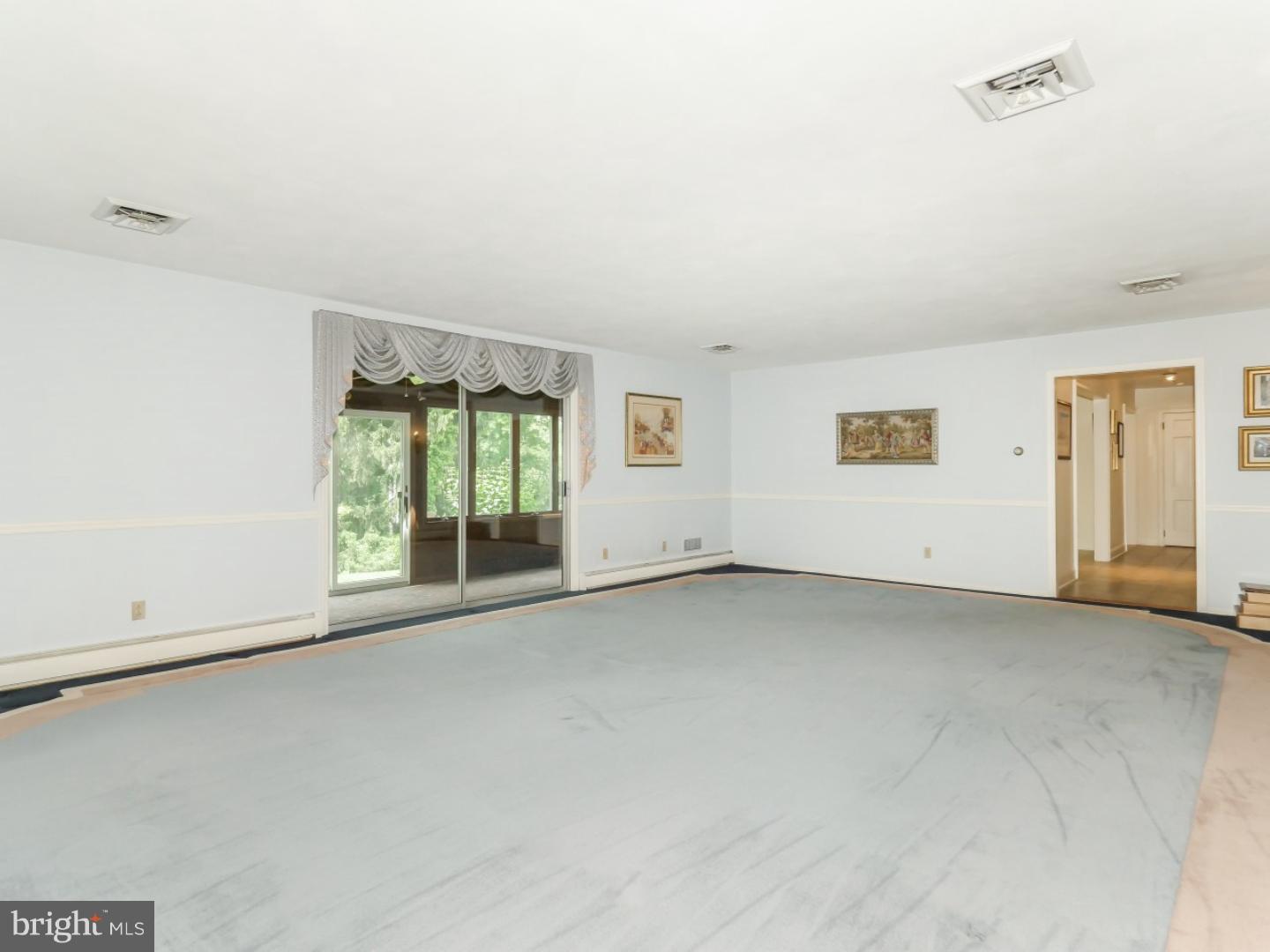 109 East Ferry Road Yardley, PA 19067 - Photo 7 of 25 Living Room