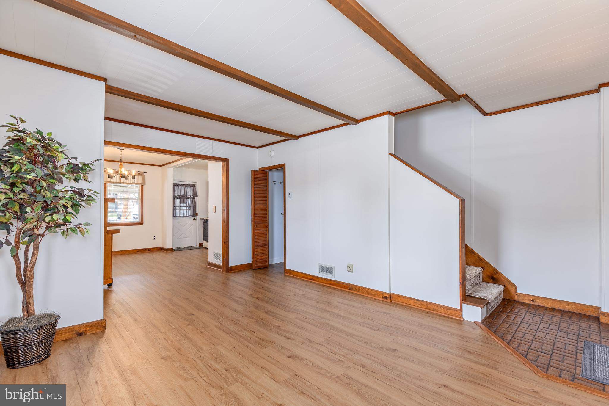 1654 Manor Road Baltimore, MD 21222 - Photo 2 of 43