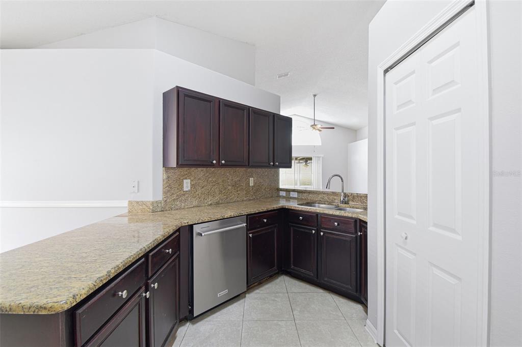 1708 Powder Ridge Drive Valrico, FL 33594 - Photo 16 of 52