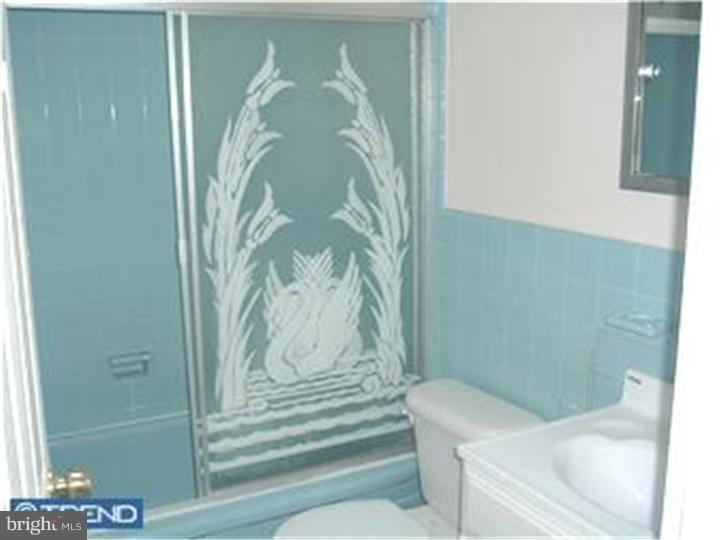 3705 West Country Club Road Philadelphia, PA 19131 - Photo 7 of 9 Gallery Image 7