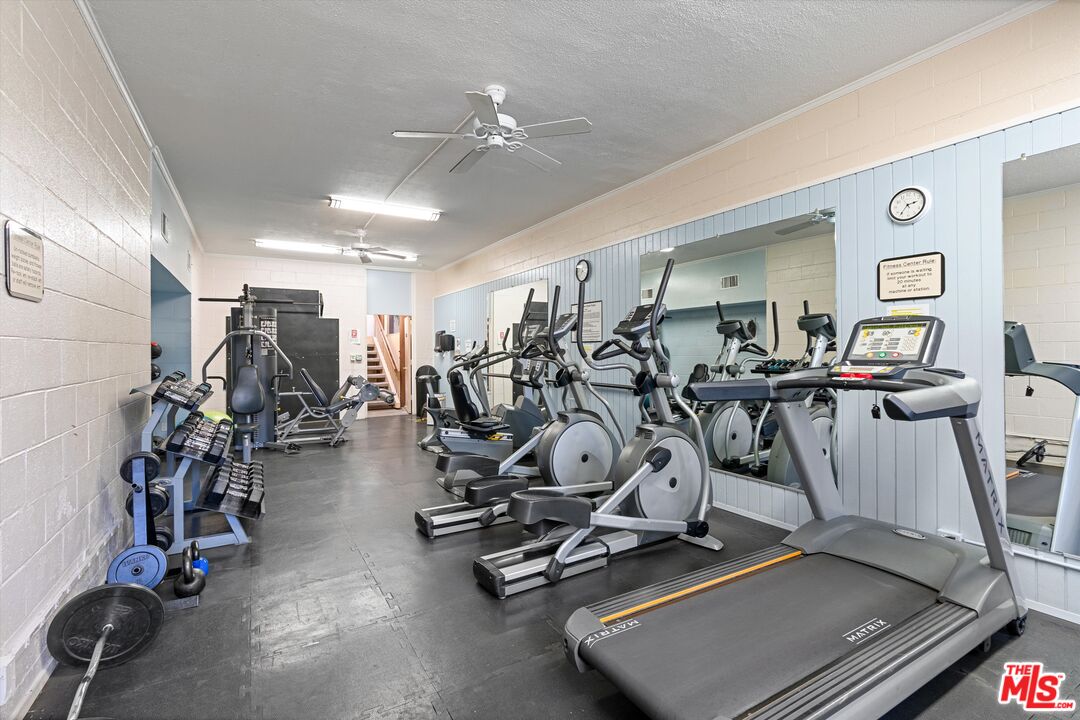 8207 Raintree Circle Culver City, CA 90230 - Photo 19 of 27 Gallery Image 19