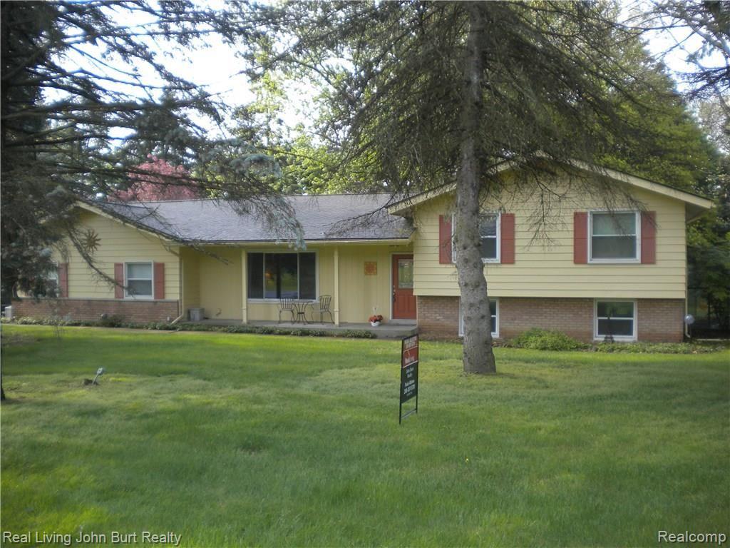 66 Randolph Road Rochester Hills, MI 48309 - Photo 2 of 30