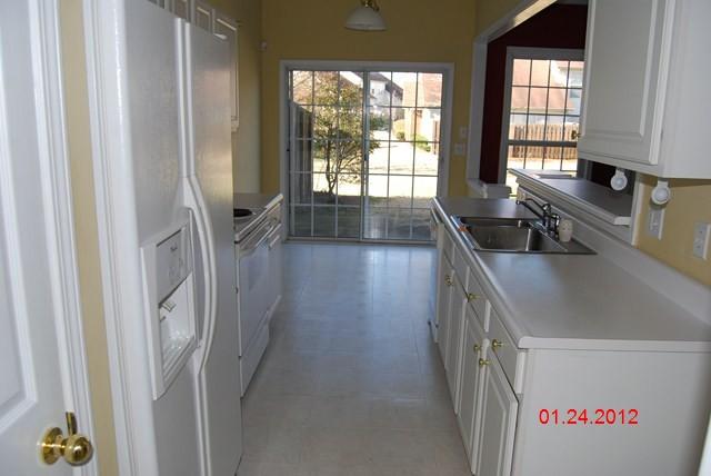 3405 Old Anderson Road, Unit 213 Antioch, TN 37013 - Photo 3 of 13 KITCHEN