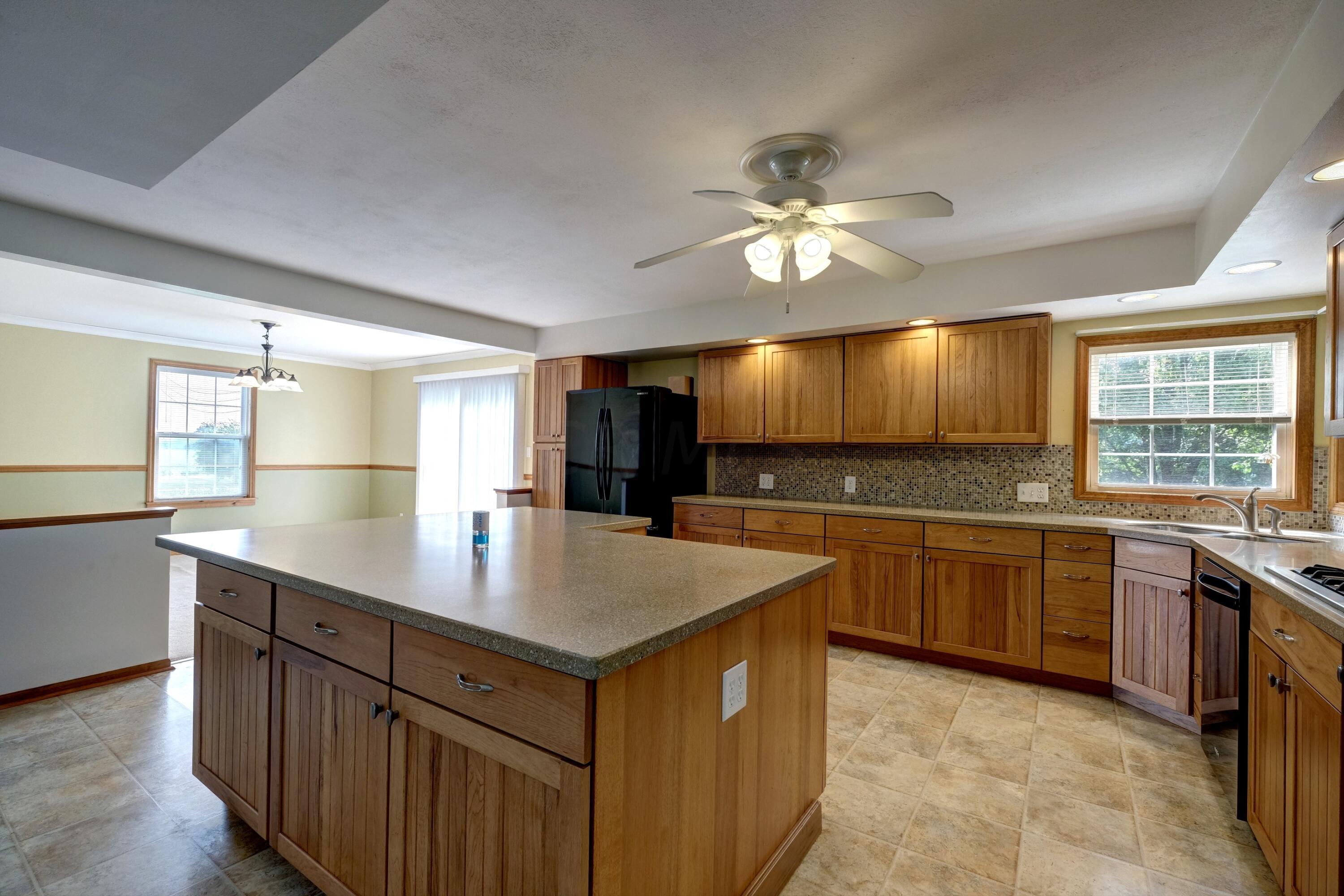 1698 Lusch Road Marion, OH 43302 - Photo 16 of 69 30 Kitchen