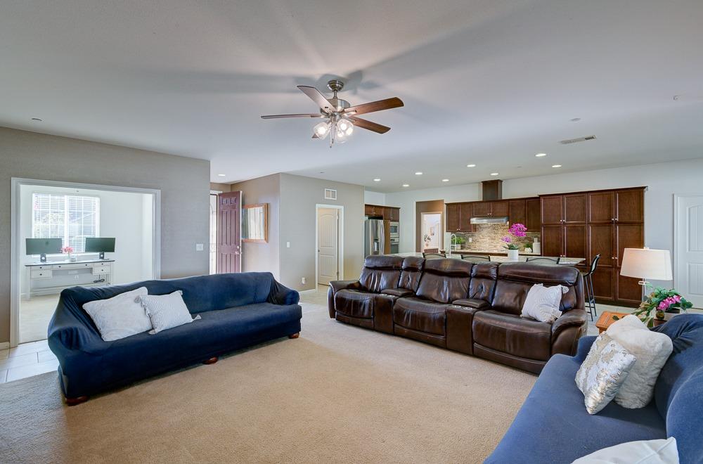 2311 Ranier Way Hanford, CA 93230 - Photo 16 of 39 Gallery Image 16