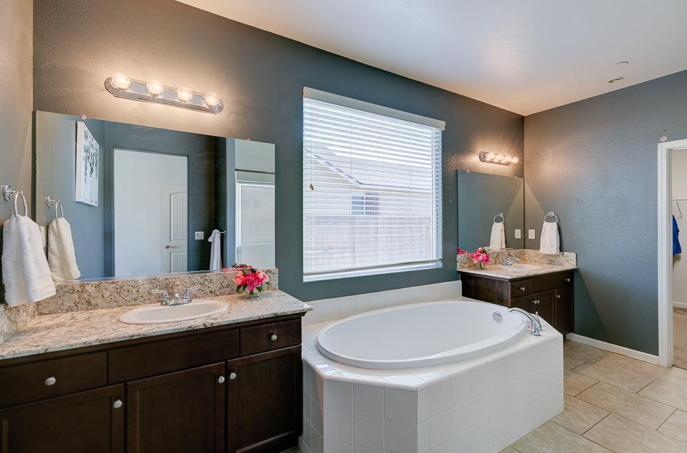 2311 Ranier Way Hanford, CA 93230 - Photo 21 of 39 Gallery Image 21