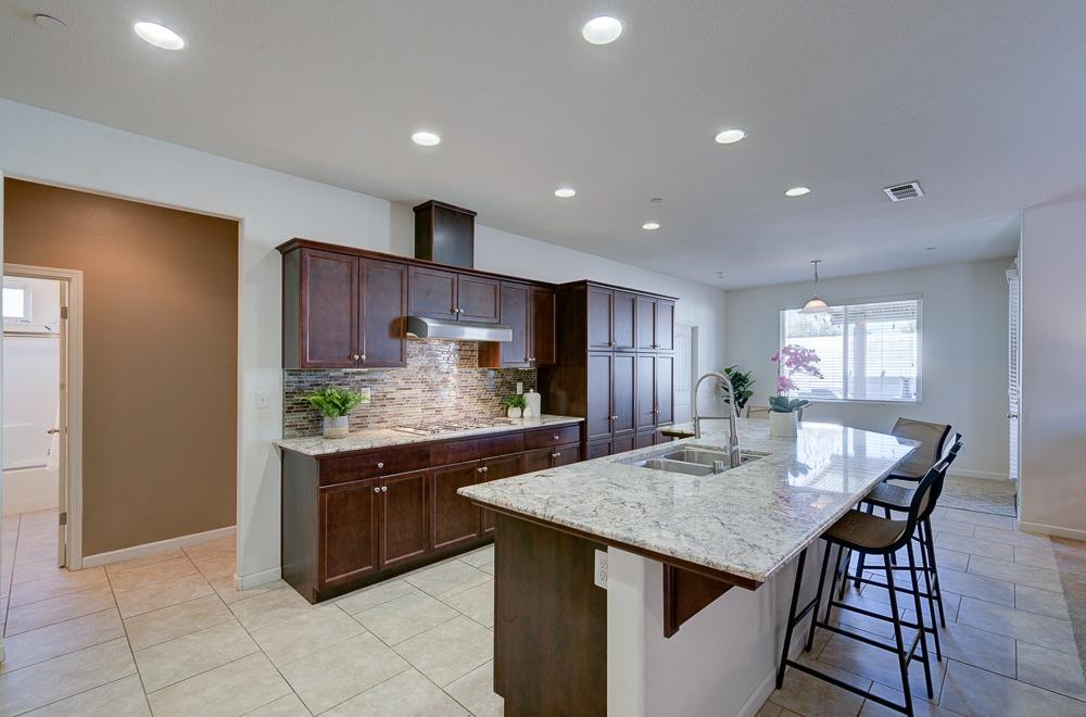 2311 Ranier Way Hanford, CA 93230 - Photo 4 of 39 Gallery Image 4