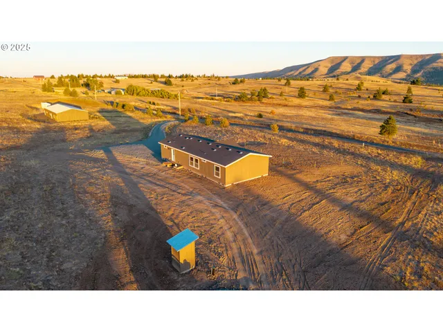a view of an ocean and beach