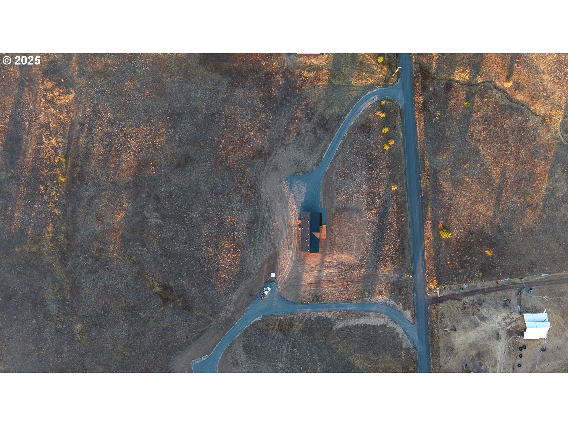 959 High Prairie Road Lyle, WA 98635 - Photo 18 of 34 a black and white photo of a bathroom