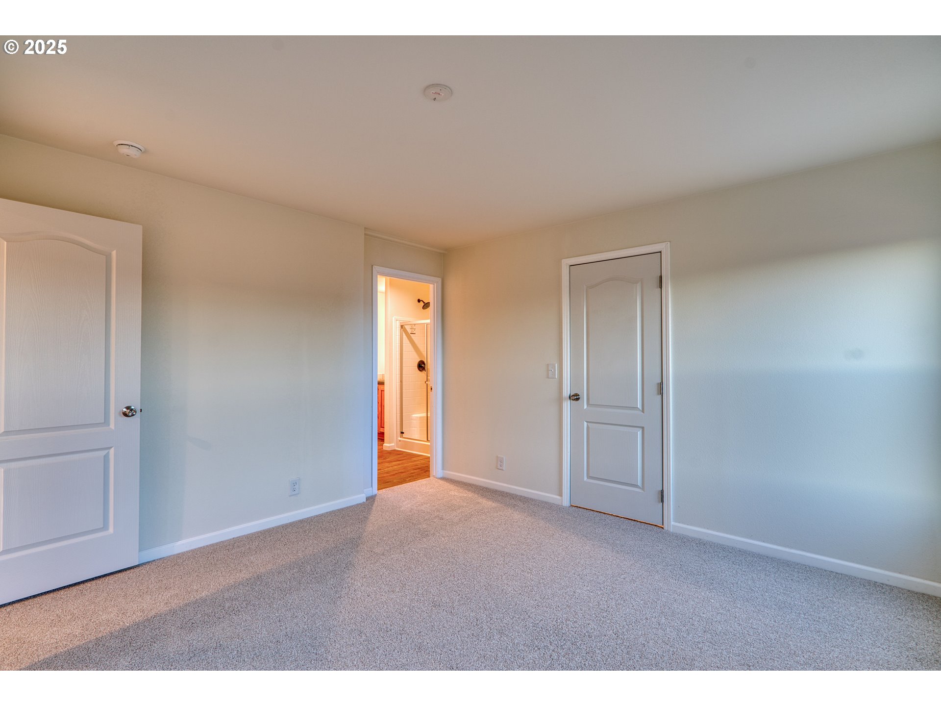 959 High Prairie Road Lyle, WA 98635 - Photo 25 of 34 a view of an empty room