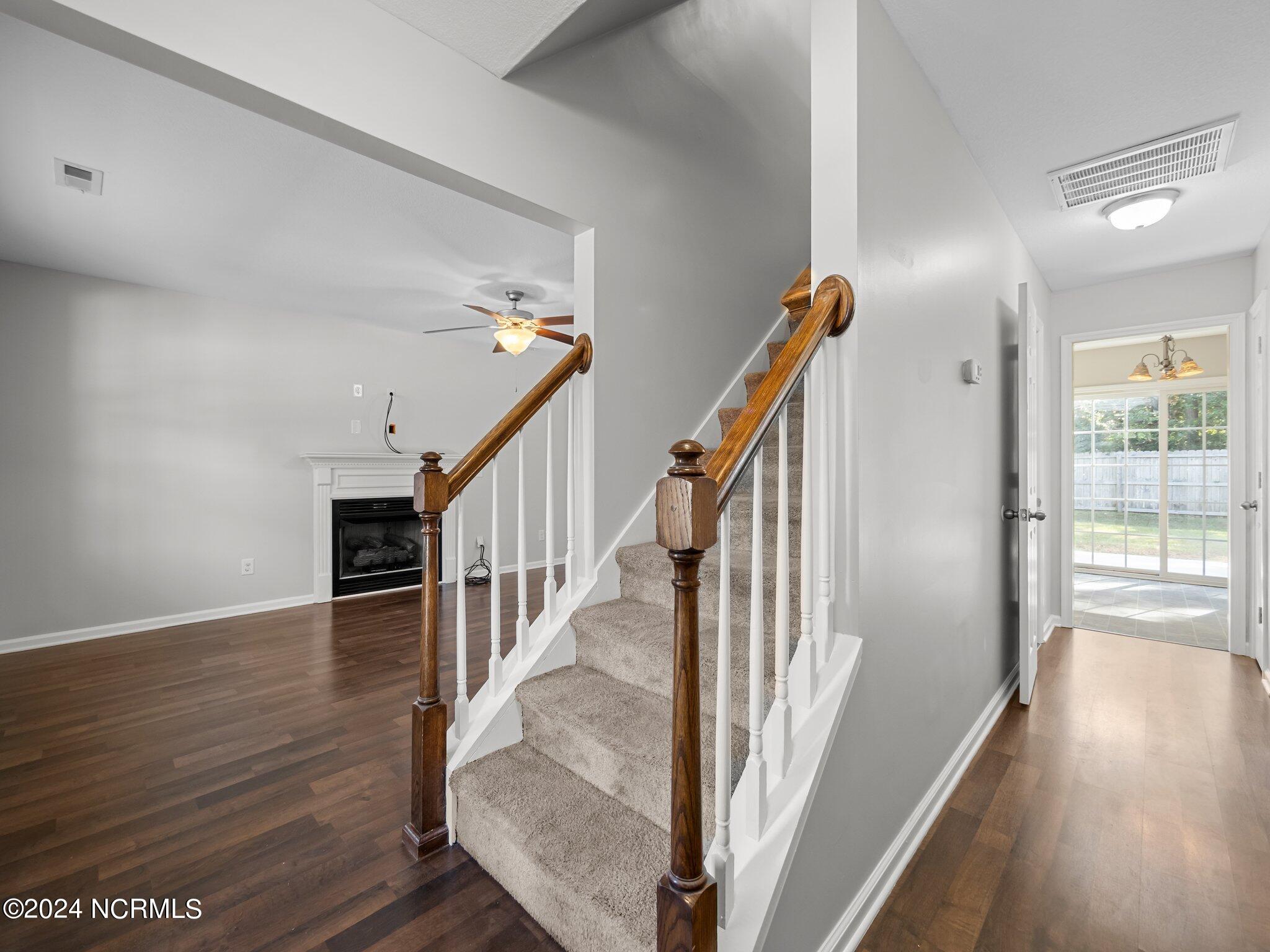 101 Clymer Court Hubert, NC 28539 - Photo 3 of 29 14-web-or-mls-PA180067