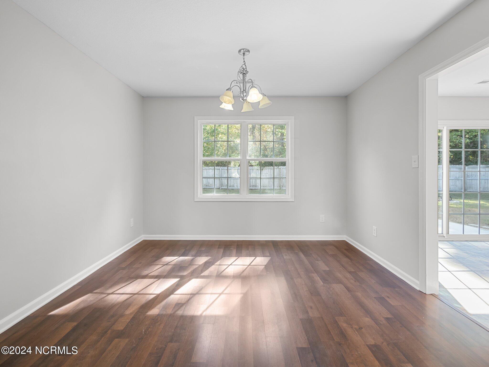 101 Clymer Court Hubert, NC 28539 - Photo 7 of 29 17-web-or-mls-PA180087