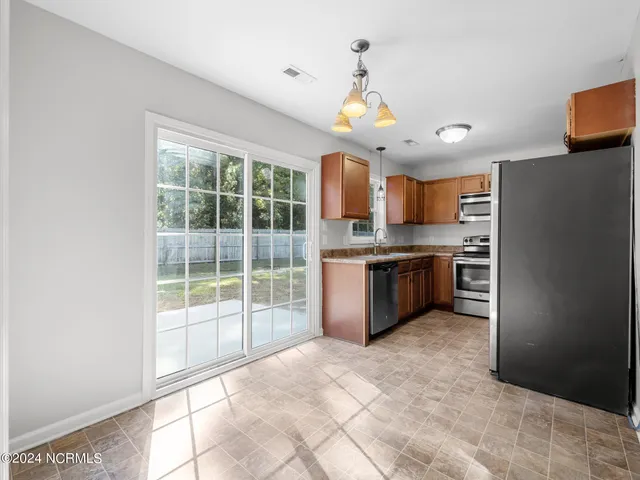 $1,700 | 101 Clymer Court, Hubert, NC 28539