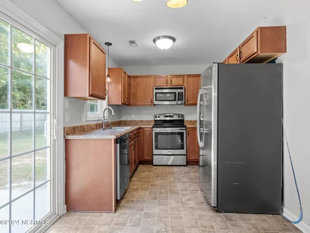 $1,700 | 101 Clymer Court, Hubert, NC 28539