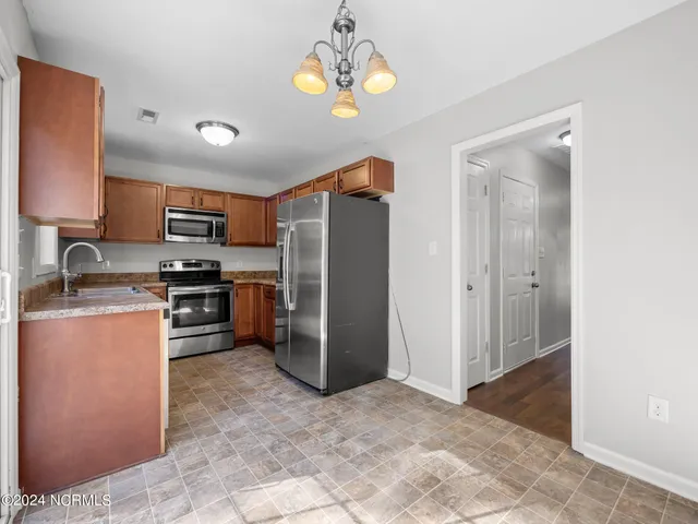 $1,700 | 101 Clymer Court, Hubert, NC 28539