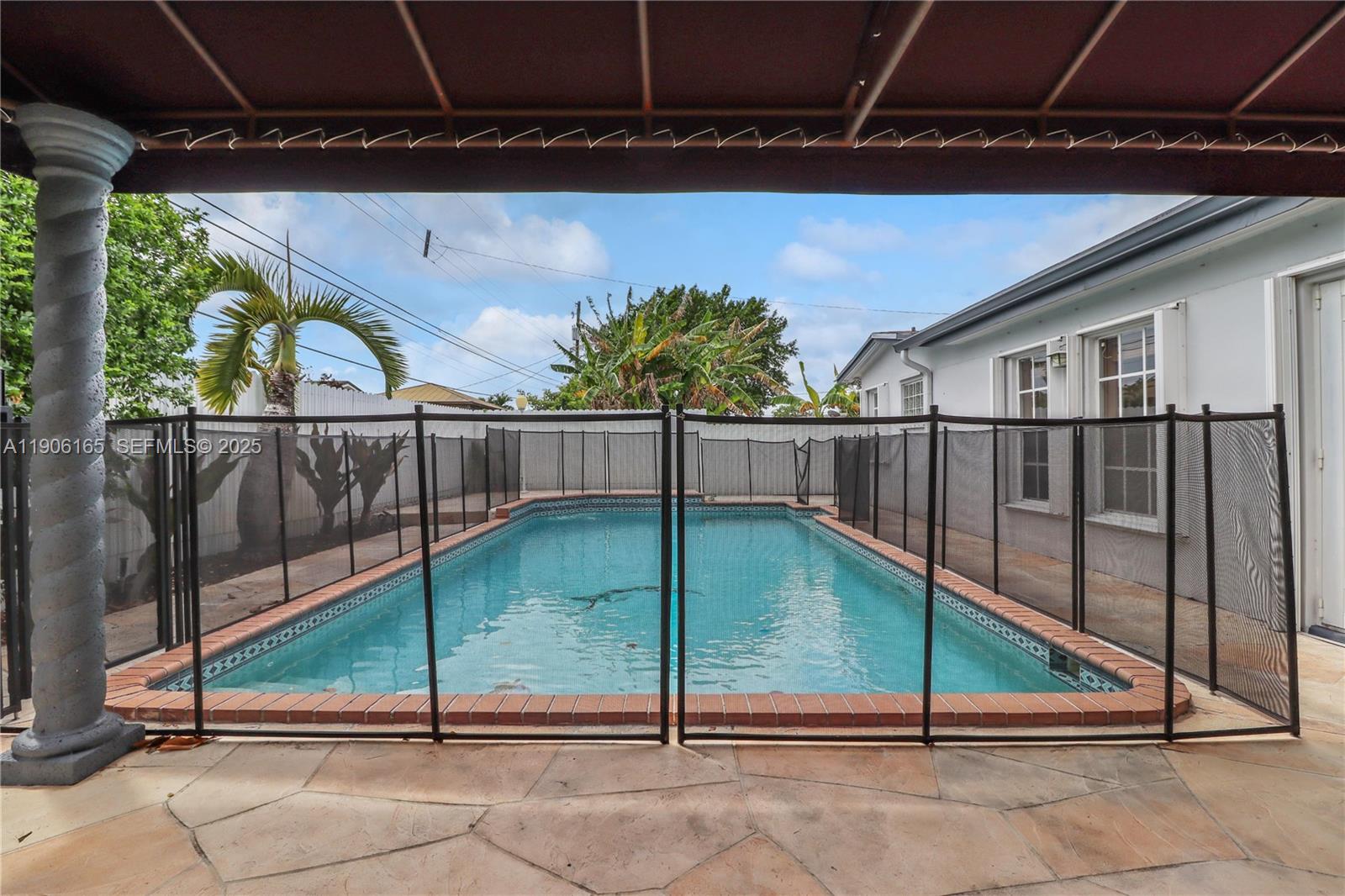 6051 Southwest 110th Avenue Miami, FL 33173 - Photo 44 of 49 a view of a backyard