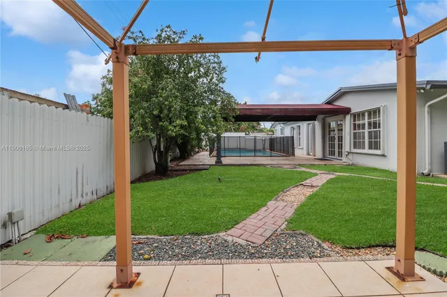 $800,000 | 6051 Southwest 110th Avenue, Miami, FL 33173