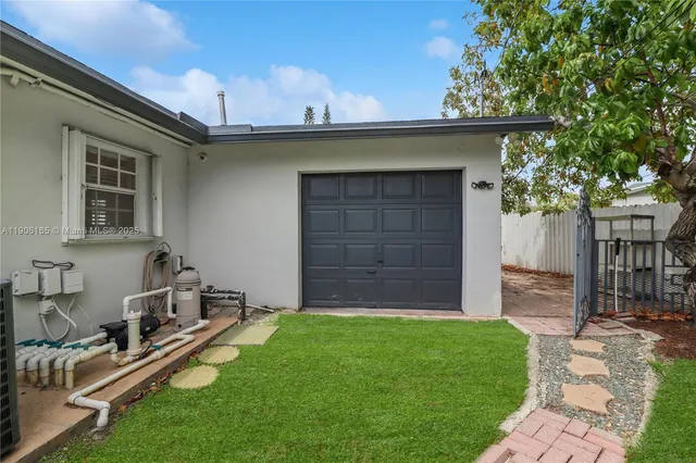 $800,000 | 6051 Southwest 110th Avenue, Miami, FL 33173