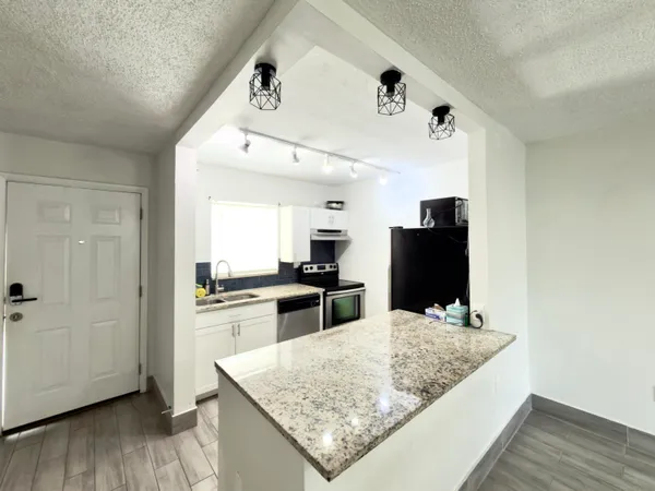 $1,400 | 6507 Winfield Boulevard, Unit 206C, Margate, FL 33063
