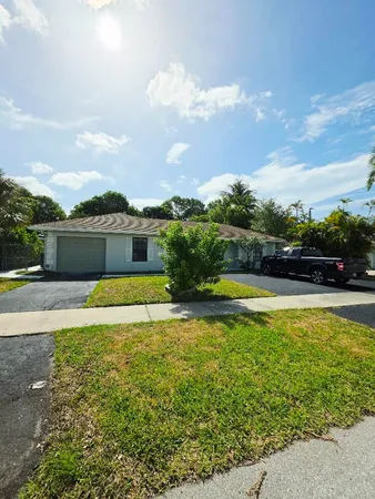 $799,900 | 8 Northeast 9th Avenue, Deerfield Beach, FL 33441