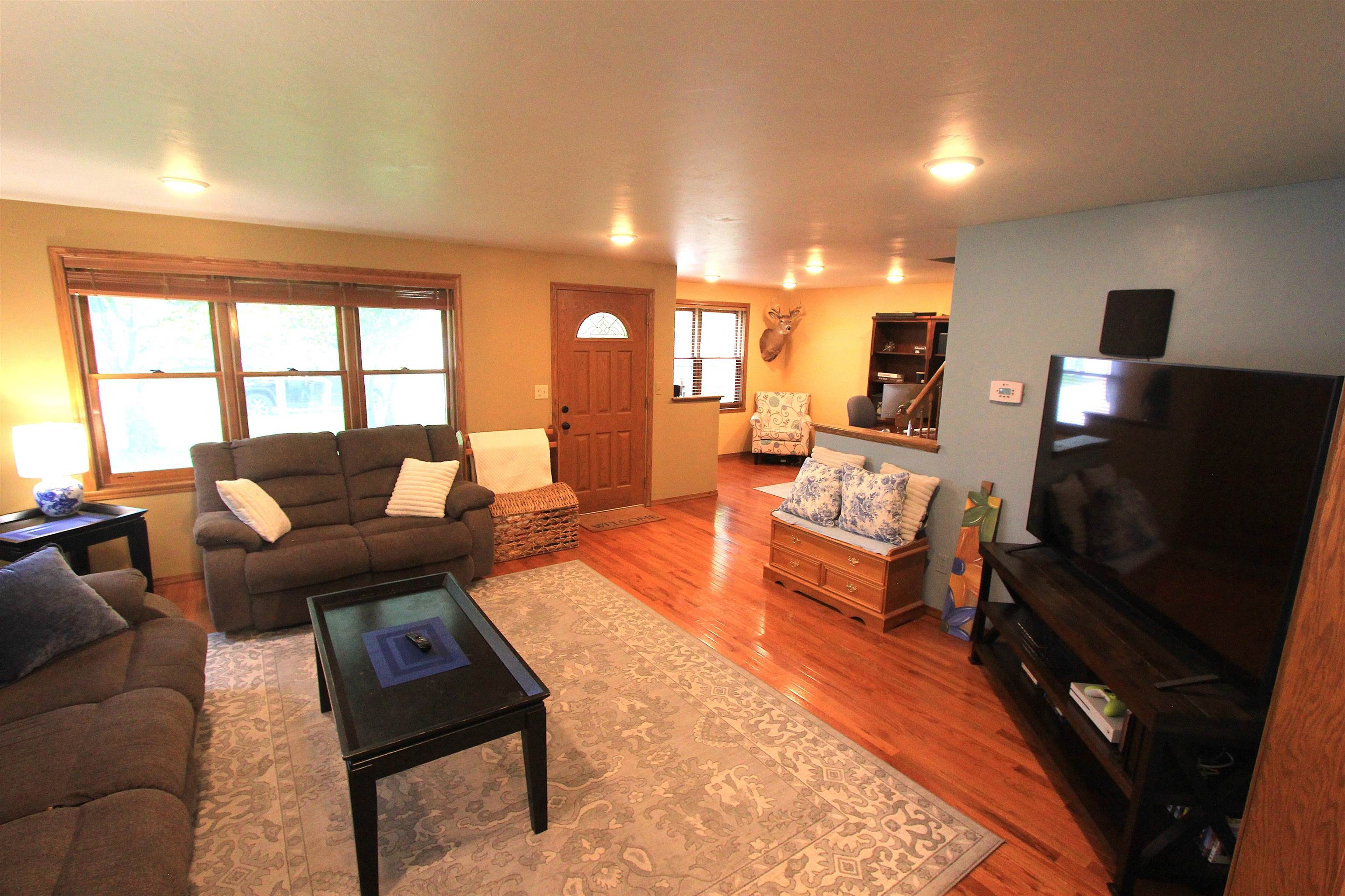 2933 Sunray Lane Green Bay, WI 54313 - Photo 3 of 25