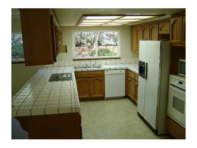24368 Rutherford Road Ramona, CA 92065 - Photo 4 of 20 KITCHEN