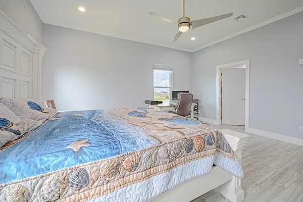 $1,190,000 | 9 Northpointe Drive, Rockport, TX 78382