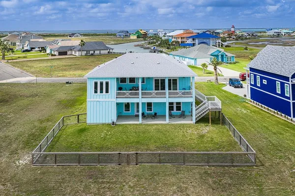 $1,190,000 | 9 Northpointe Drive, Rockport, TX 78382