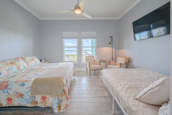 $1,190,000 | 9 Northpointe Drive, Rockport, TX 78382
